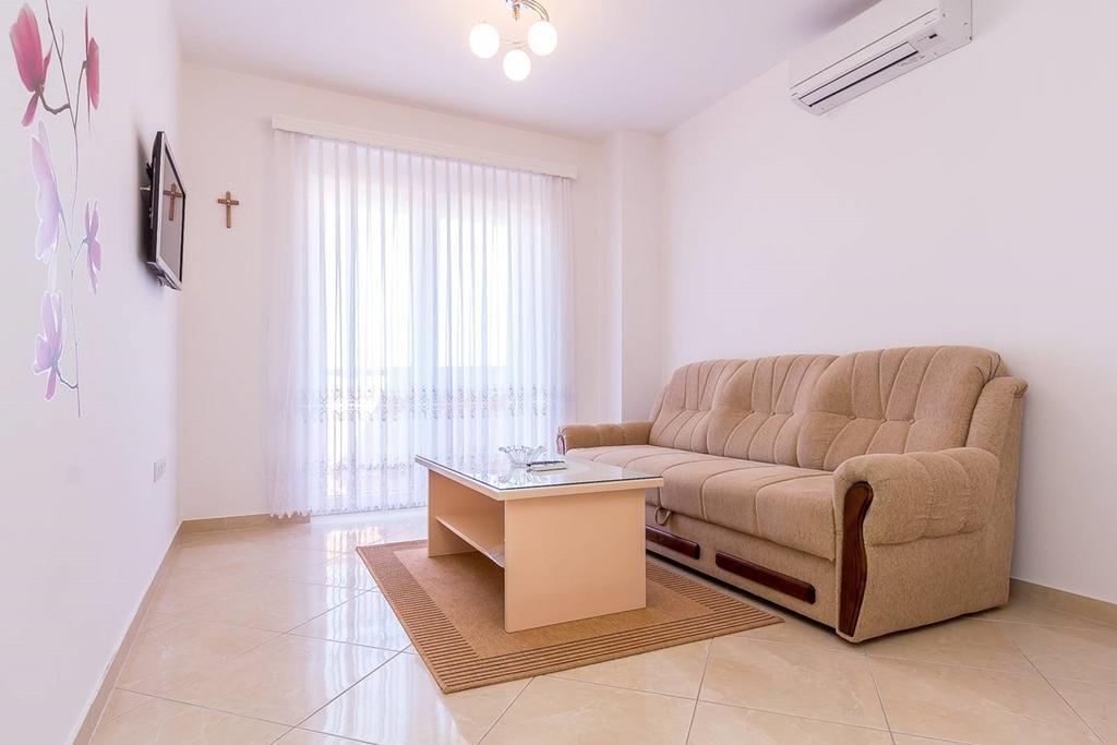 Apartment Marich *